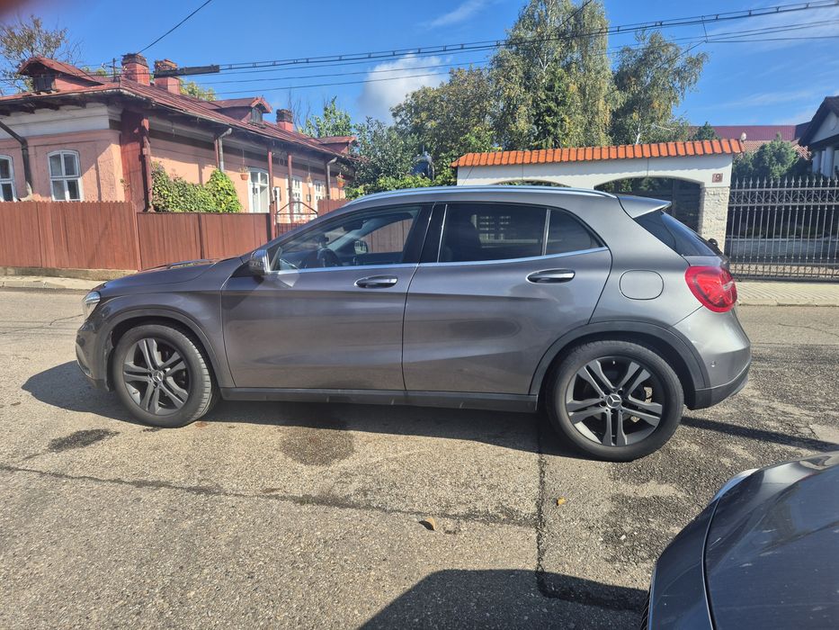 Mercedes-Benz GLA 180