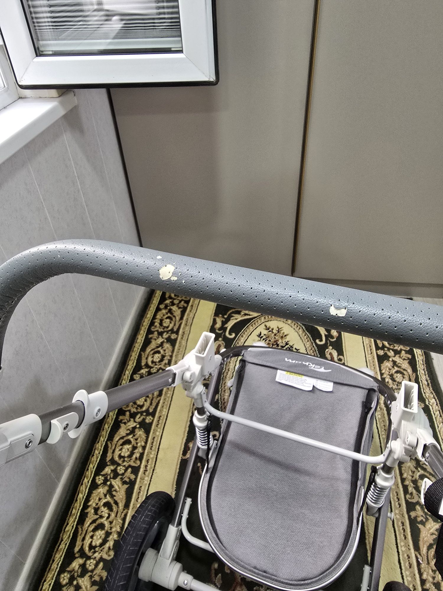 Teknum chaqaloqlar uchun kolyaska