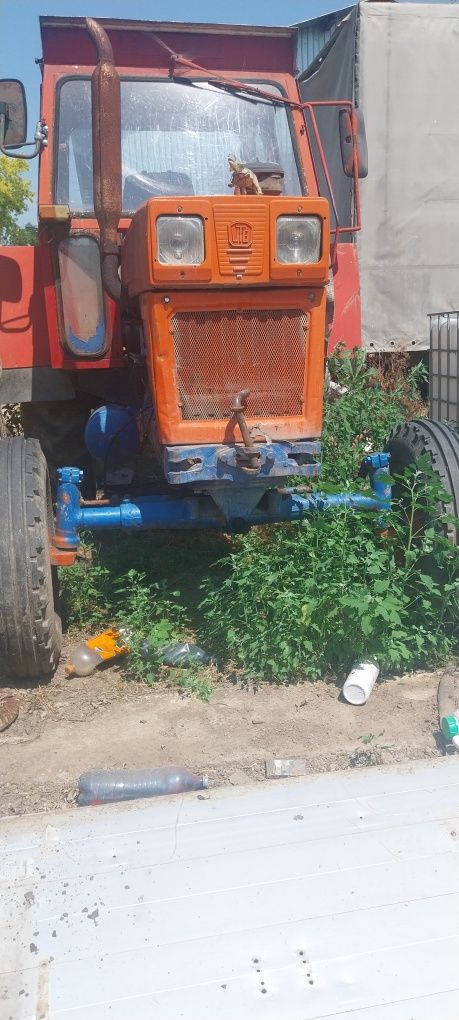 Tractor 650 și plug