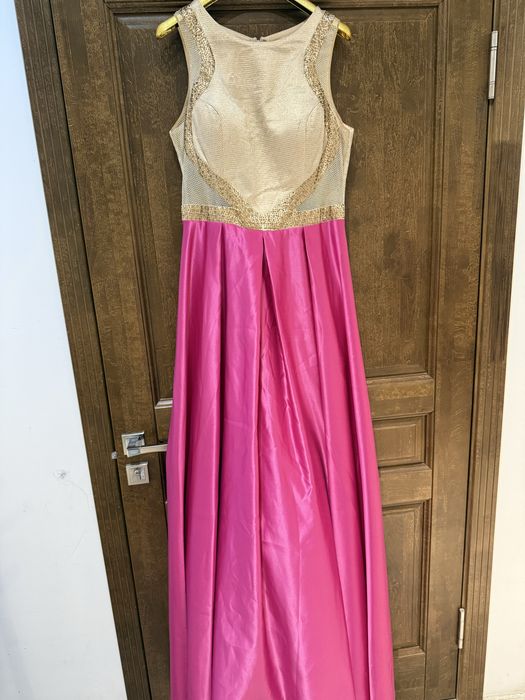 Көйлек сатылады.1рет киілген.Таза жағдайы жақсы.46-48размерлерге