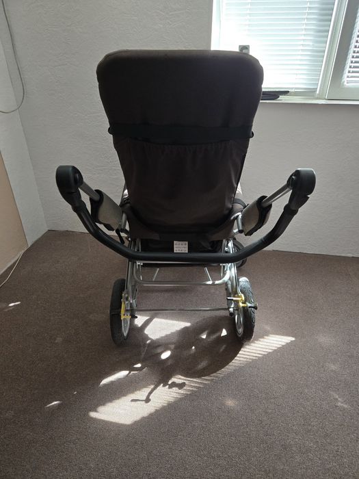 Продавам инвалидна количка