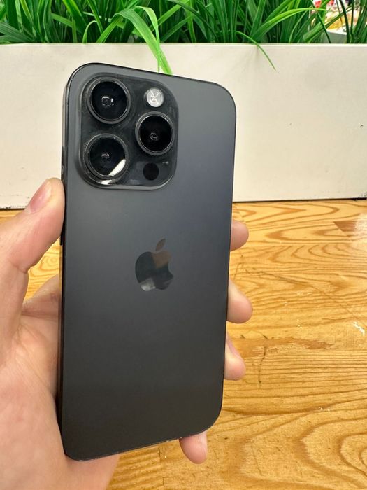 Продам айфон 15 про