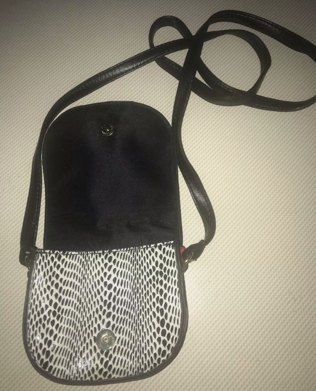 Дамска чанта River Island / Чанта за рамо, стил на змийска кожа / Зебр