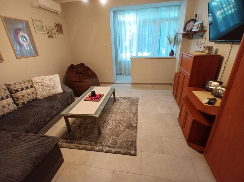 Дава се под наем Двустаен апартамент в Пловдив, Център - 60 кв.м за 410 € - Снимка #1