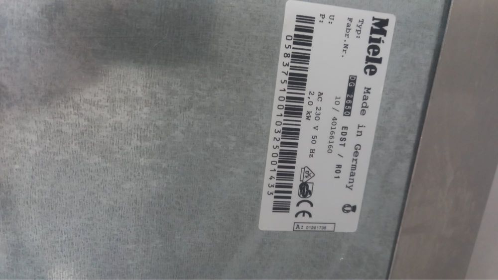 Vand cuptor Miele cu aburi