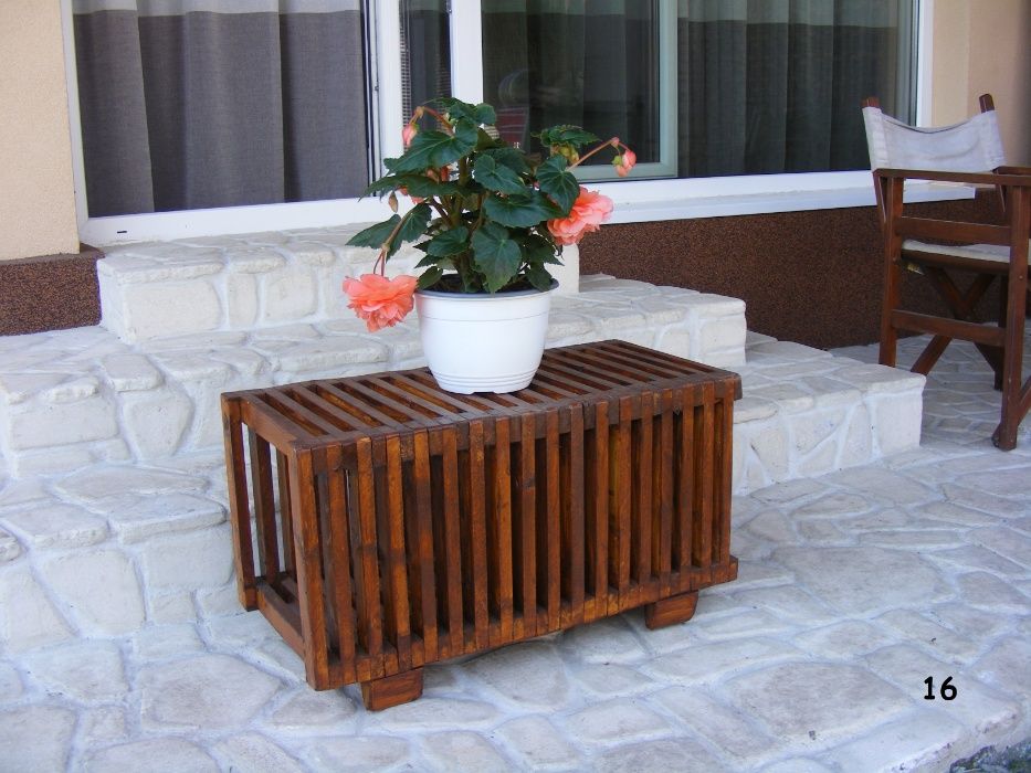 Vand obiecte rustice din lemn (decoratiuni pentru casa si gradina)