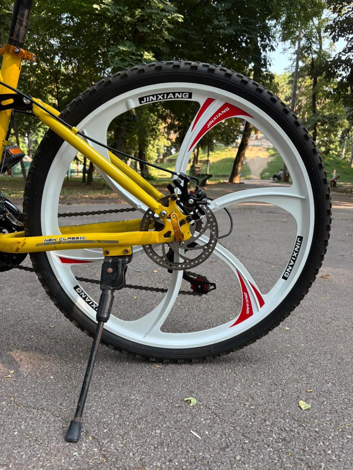 Bicicletă JERLE ideală pentru ieșirile în natură.