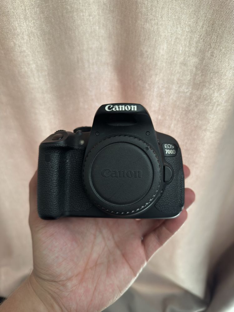 Фотоапарат Canon 700d