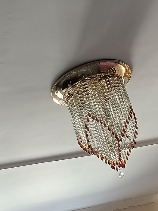 Продам люстры, 2 штуки,в отличном состояние,подхрусталь