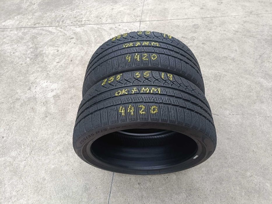 Doua anvelope iarna 255 35 19 pirelli p zero winter 7 mm 4420