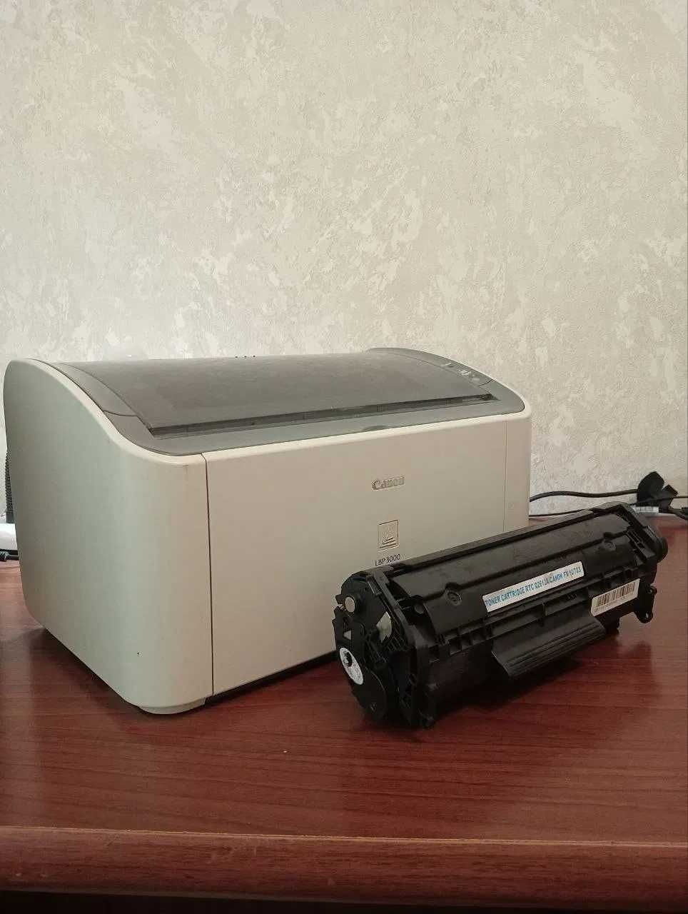 Canon LBP2900 printer sotiladi.