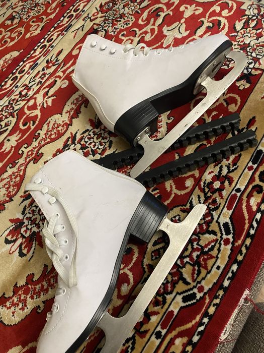 продам коньки,39 размер