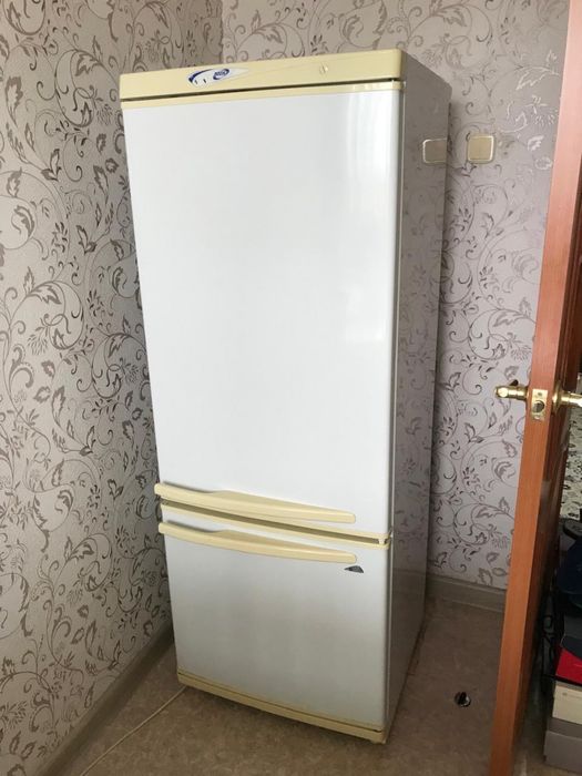 Продам холодильник