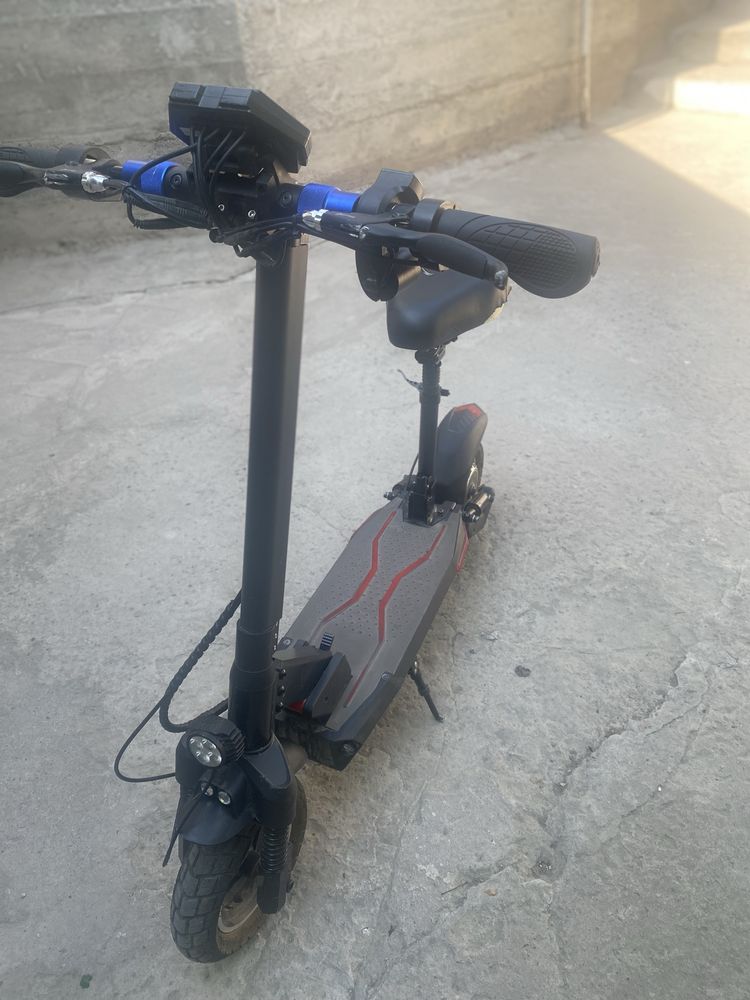 Электросамокат SpeedMax