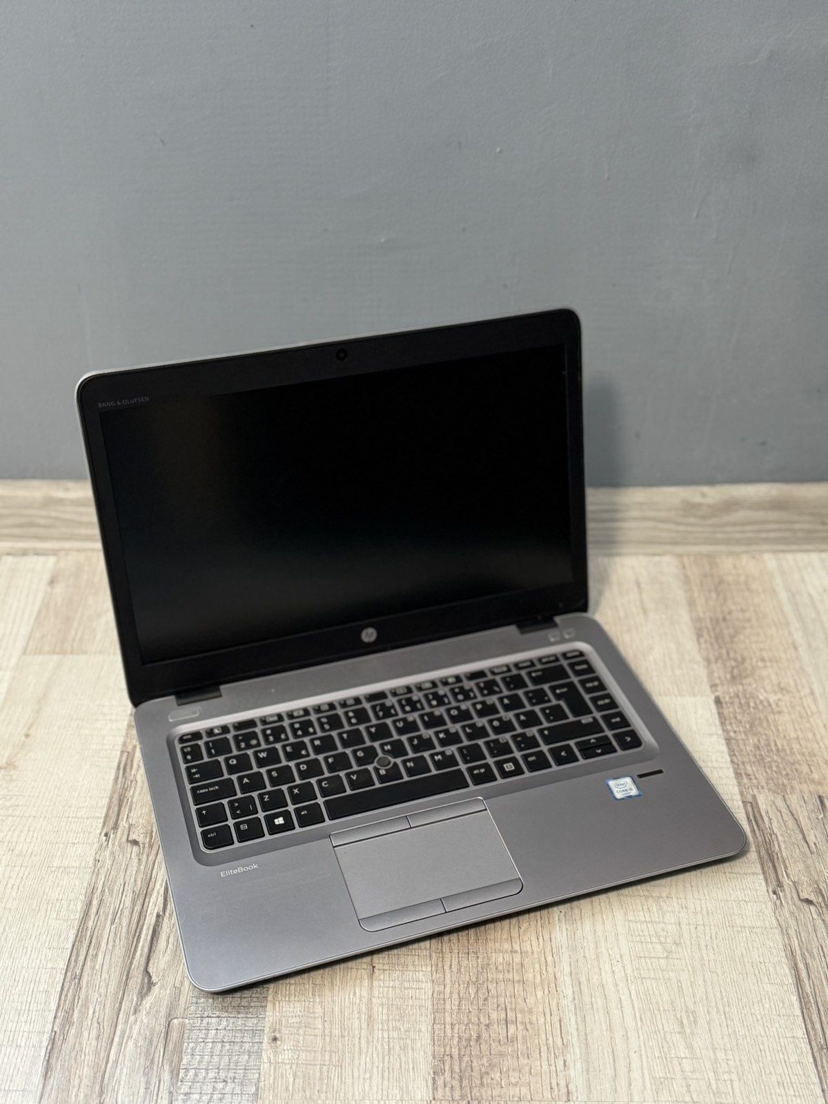HP ElitBook 840 G3 SSD 512GB/12RAM/i5 6200U/14Инча.