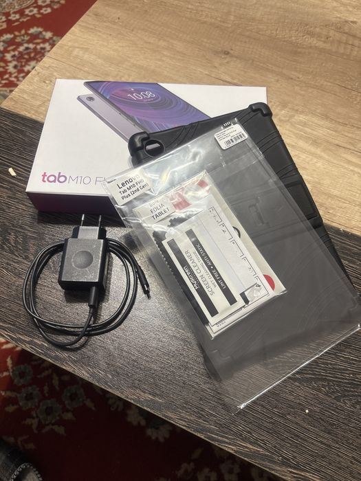 Lenovo Tab M10 FHD Plus (TB-X606X) + подарък
