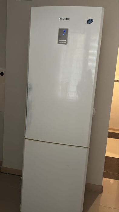 Холодильник в хорошем состоянии