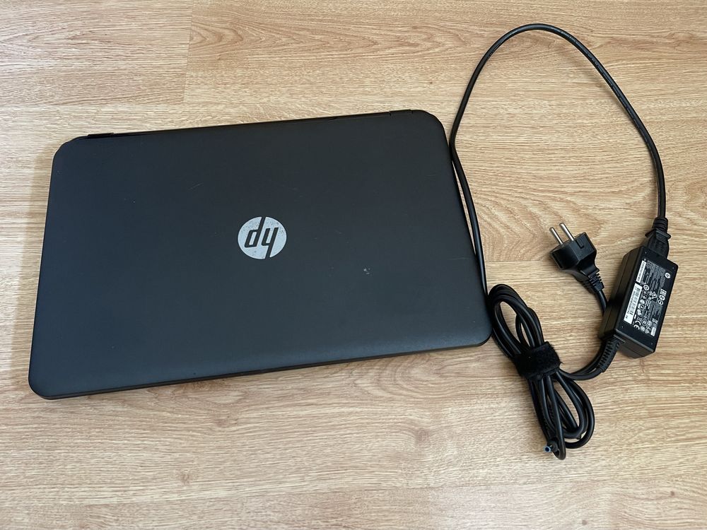 Лаптоп HP 15-r050su,SSD, 4GB RAM