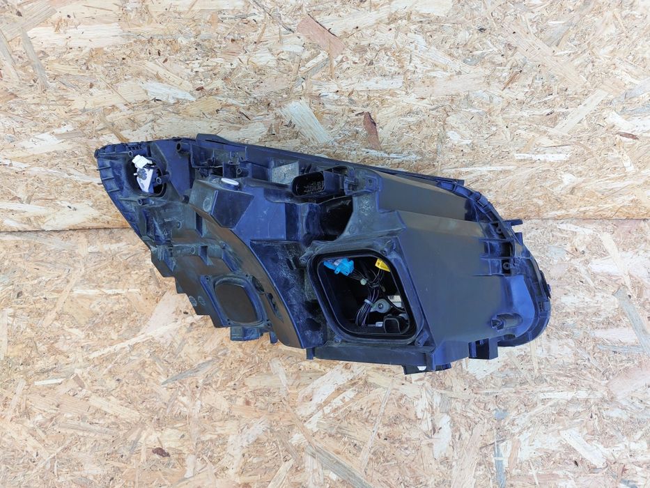Far stanga mercedes c class w205 ils cod a2059063104