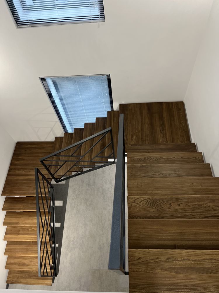 Лестница / Изготовление лестниц / Деревянная лестница