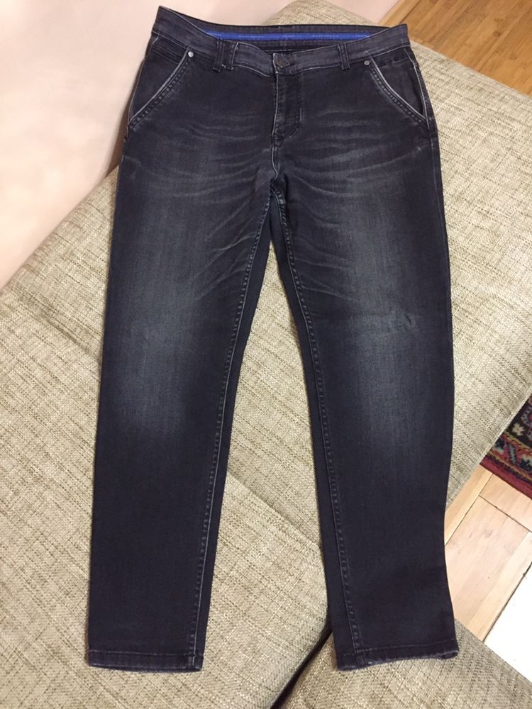 классные мужскихе джинсы  размер 32 и кофта размер М