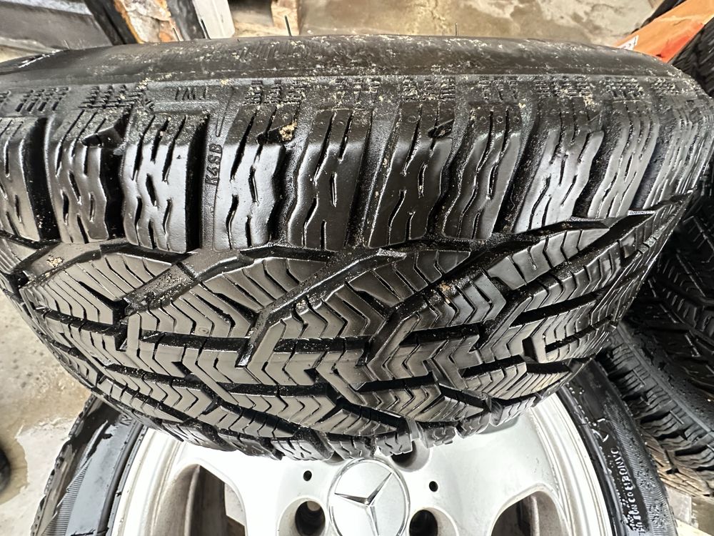 Джанти с  зимни гуми 205/55/16 ДОТ 2020г. Mercedes