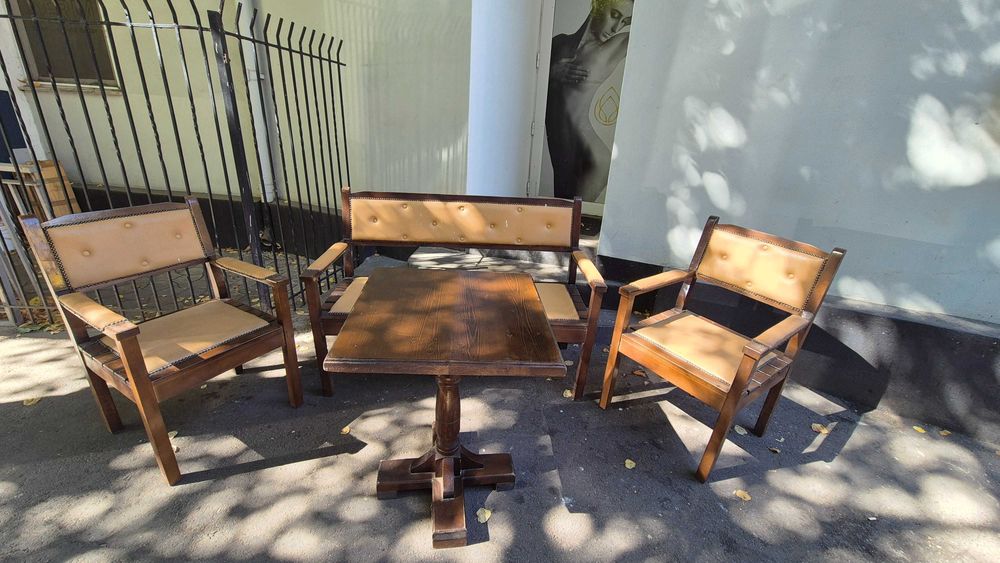 Set gradină/terasa banchetă 3 pers + fotolii lemn fag tapițate.