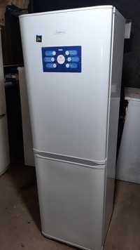 Продаю холодильник Бирюса в отличном состоянии с доставкой до дома.