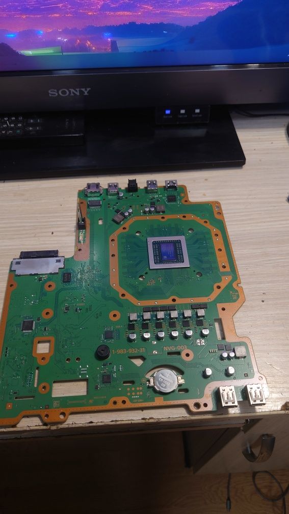 PS4 Pro complet funcțional - Fără carcasă