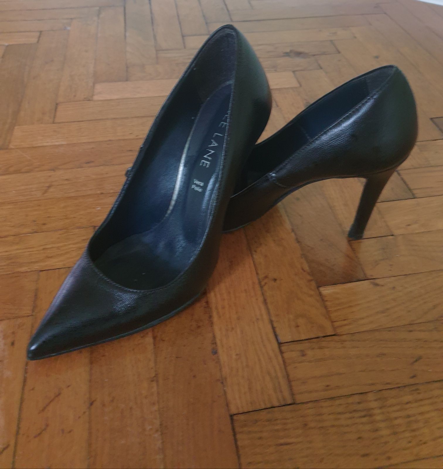 Pantofi stiletto