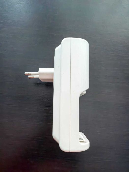 Incarcator Sanyo NC-MQN04E pentru acumulatori de tip AAA și  AA