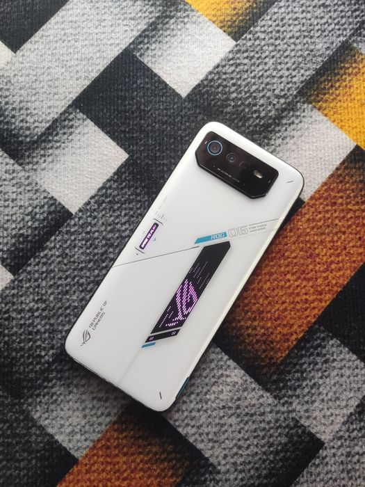 Asus ROG Phone 6 12/256Gb White