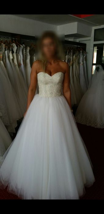 Vand rochie de mireasă