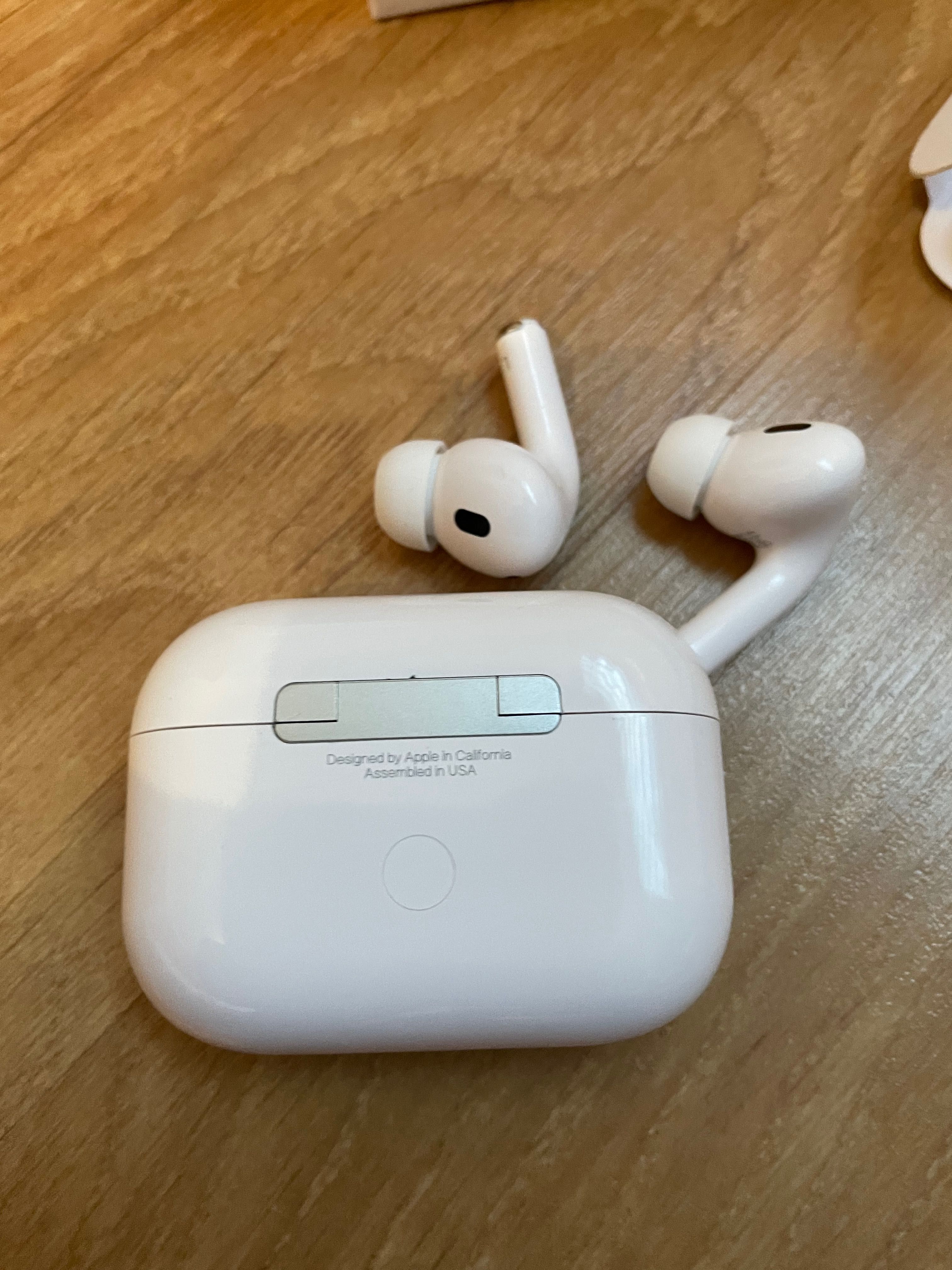 Apple AirPods Pro, Casti