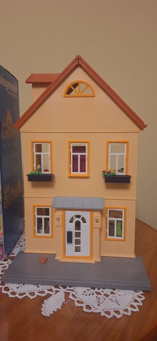 Căsuța cu păpuși, playmobil