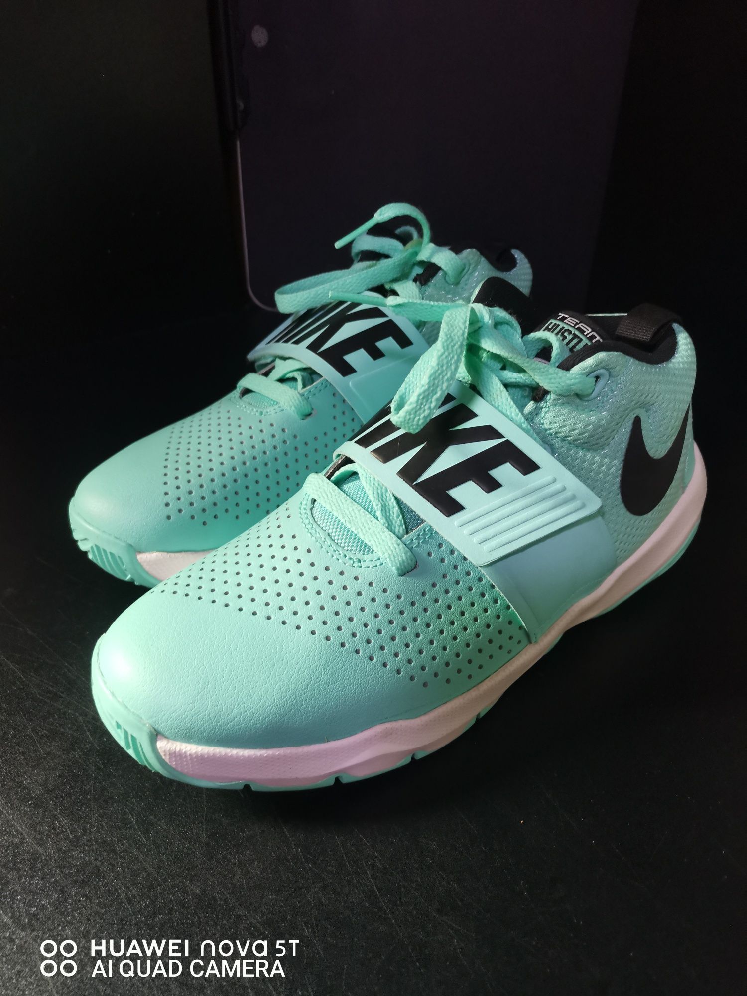 Nike team hustle d8. Nr 38