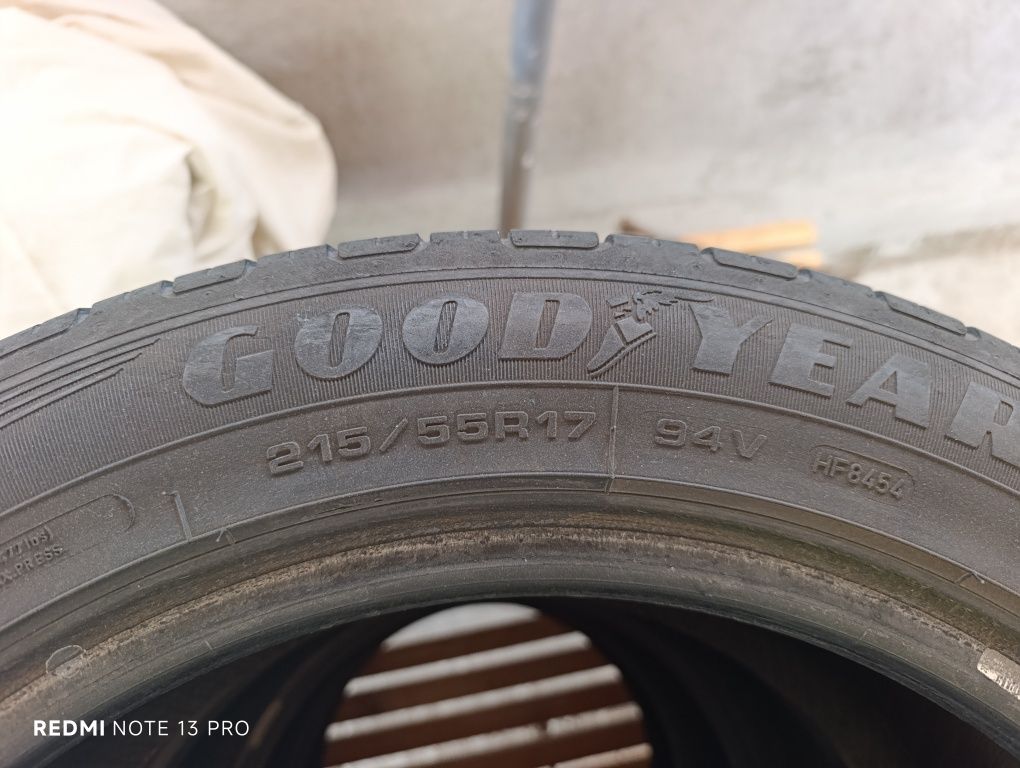 Продается шины фирмы Goodyear 215/55/17 б\у