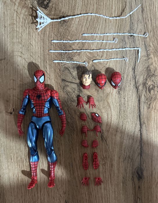 Фигурка Человека паука от Mafex