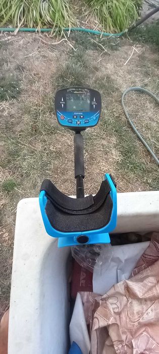 Металдетектор с дискриминация метали 9 волта батерии