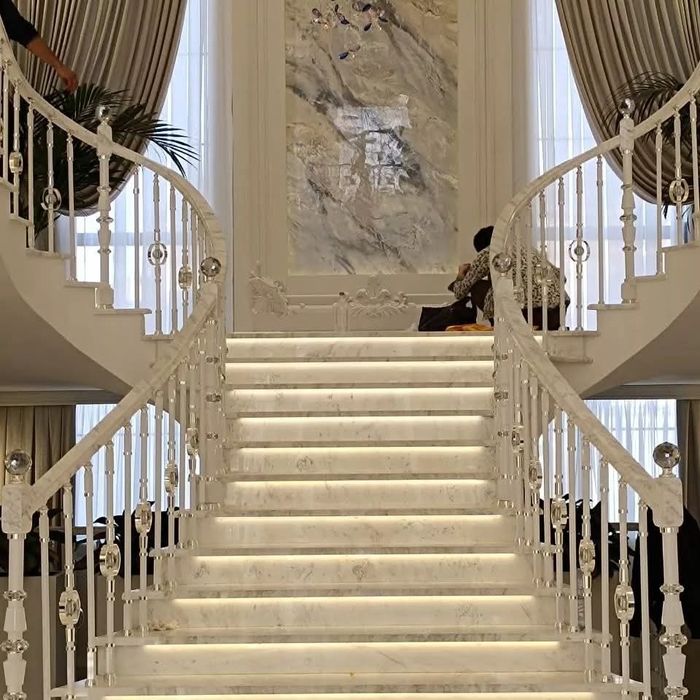 Kvarc,akril,marmir,granit,keramogranit,stoleshnica,peril,podokonnik