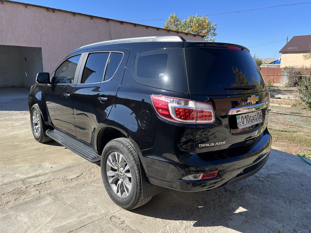 Продам рамный внедорожник Chevrolet TrailBlazer в идеальном состоянии