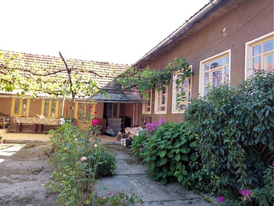 Vând casa cu grădină sat Buhani, jud Arad, 1080mp
