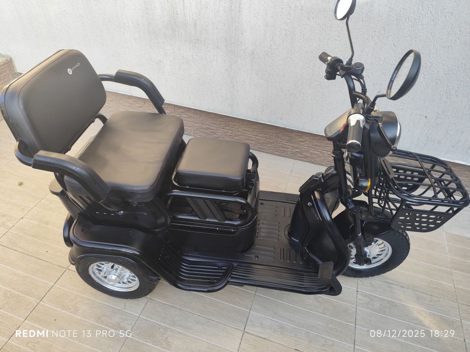 Tricicleta,triciclu , scuter electric, impecabil, puternic că nou