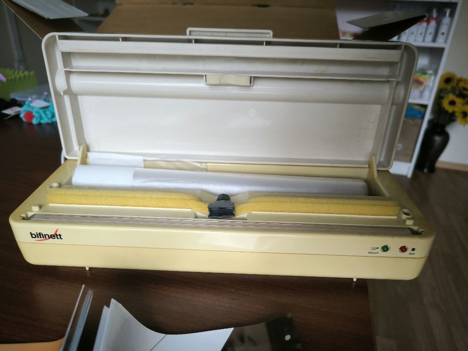 Вакууматор / машина за вакуумиране и лепене