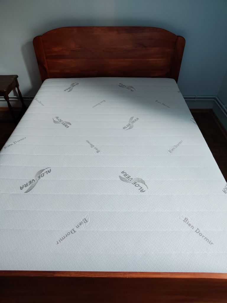 Pat din lemn masiv cu saltea noua  ortopedica cu arcuri Bien Dormir
