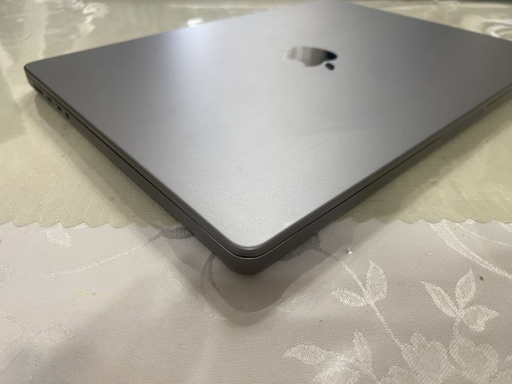 Macbook pro M1 pro 16gb 512gb