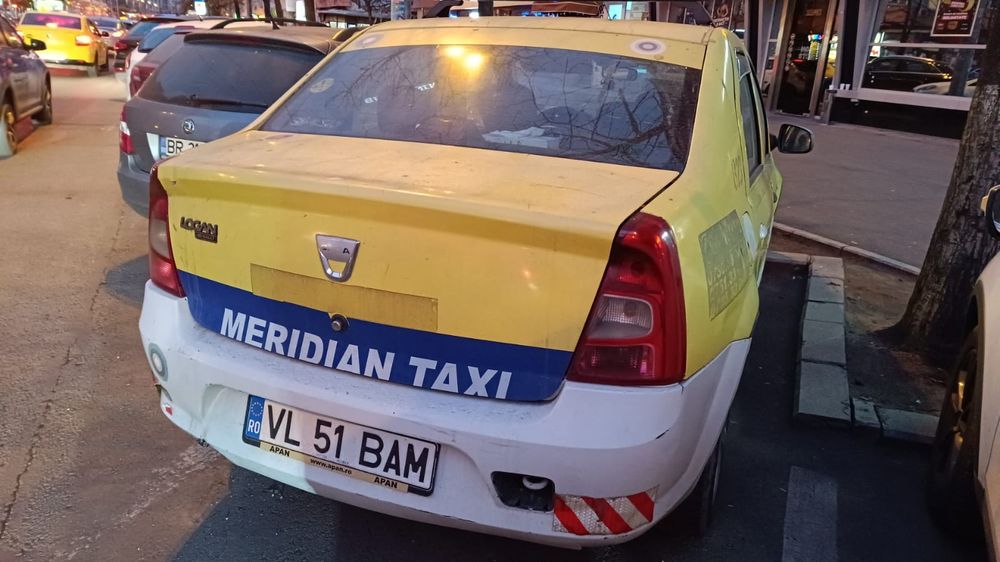 Vând Logan 2011. Mașina a făcut taxi , motor schimbat recent