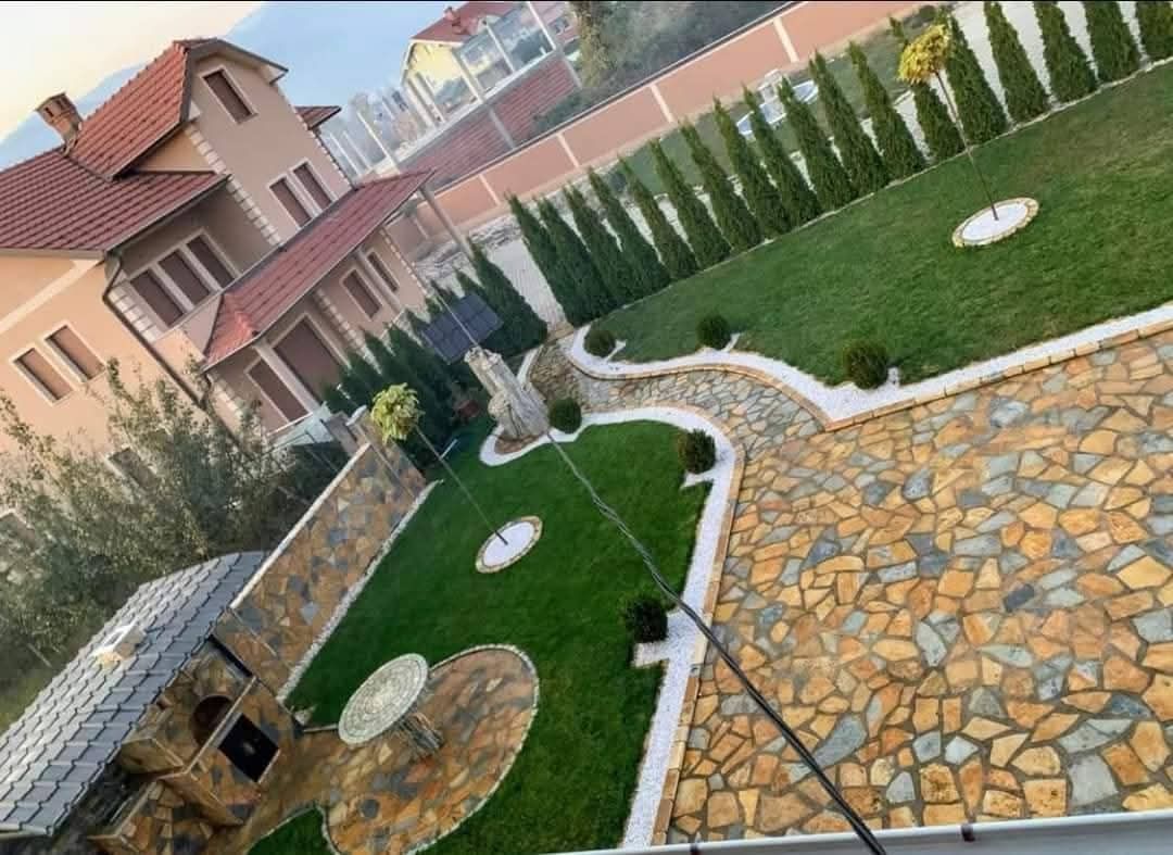 Piatră naturală de munte pentru placari terase alei trotuare curți zid