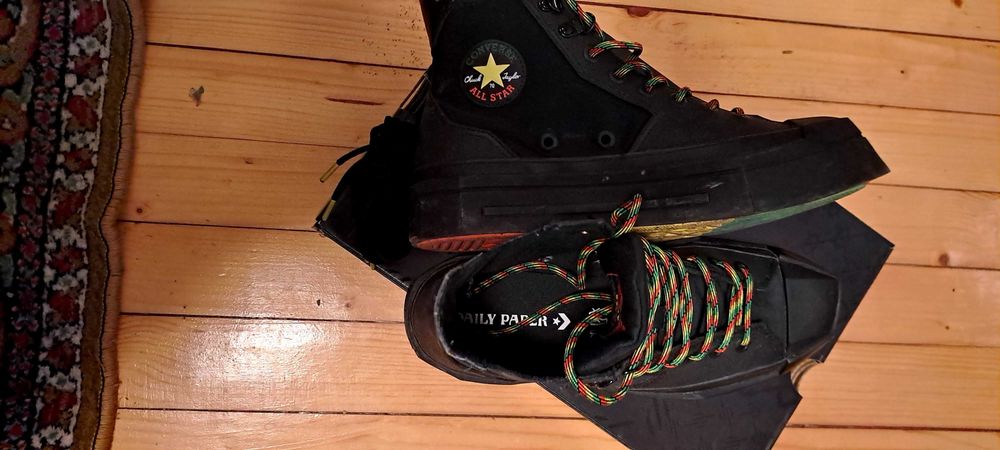 Продавам обувки Converse