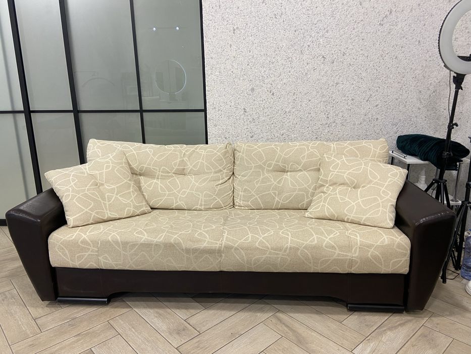 Продаю диван-книжку